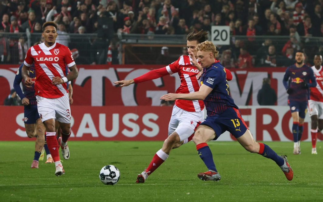 Energie Cottbus vs RB Leipzig (02:45 – 29/10)