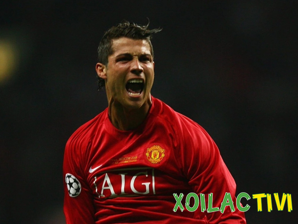 ronaldo-thoi-con-khoac-ao-mu